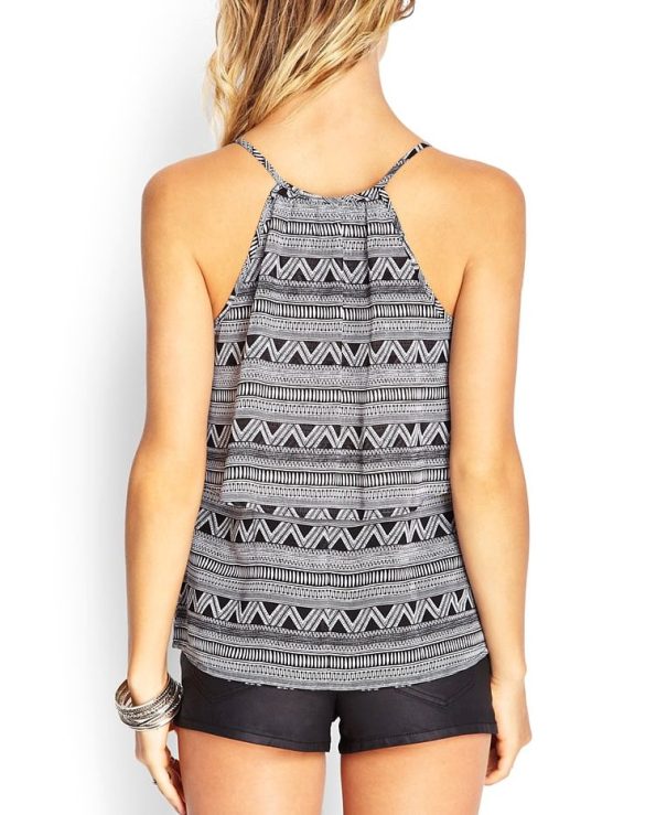 Top camuflaje tribal con volantes