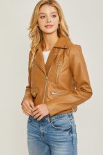 Chaqueta motera piel sintética con mangas largas