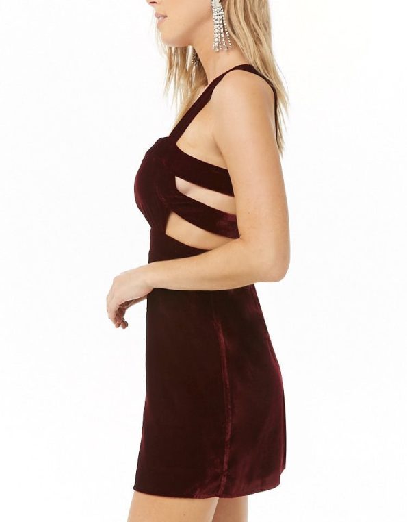 Vestido con tiras de terciopelo