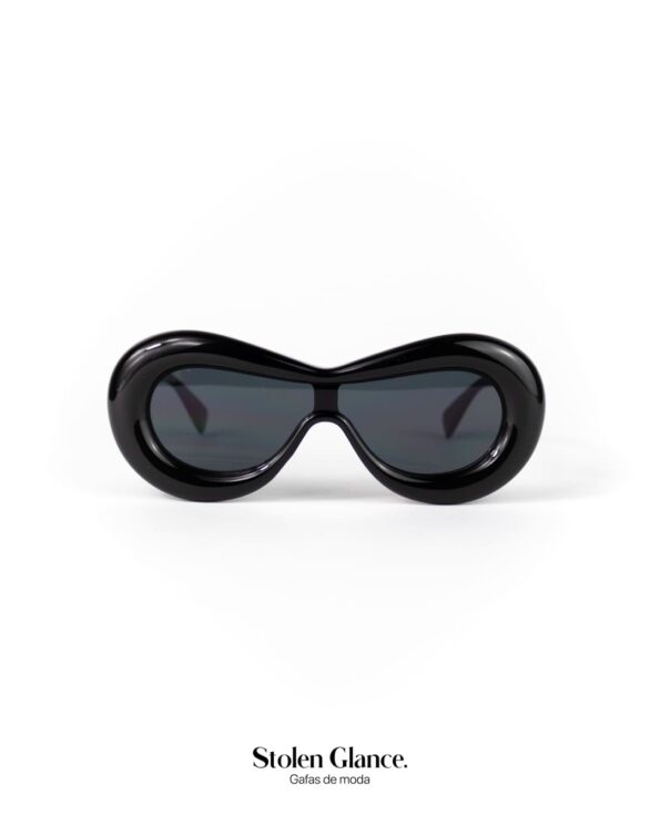 Gafas de sol negras marco curvo