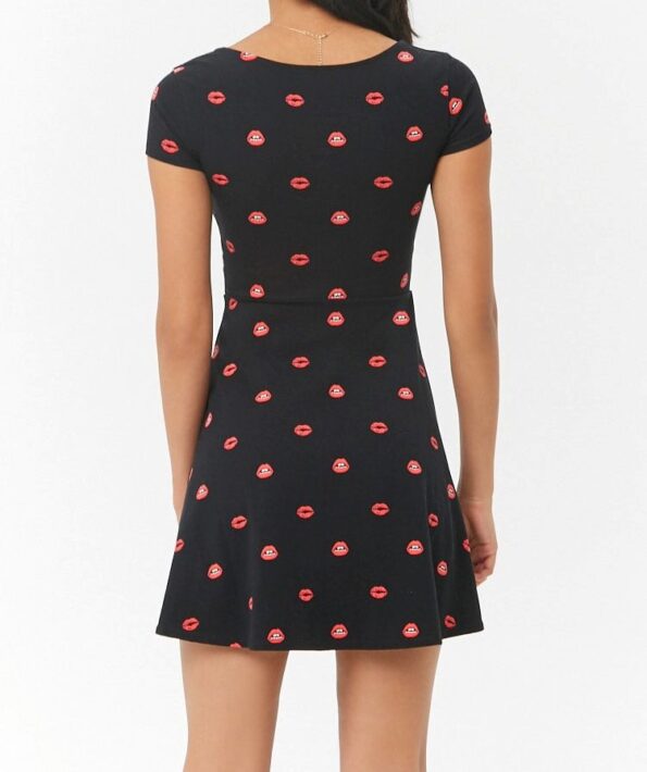 Vestido skater con estampado de labios