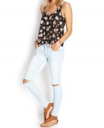 Camiseta sin mangas con flores