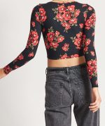Blusa corto de flores con volantes
