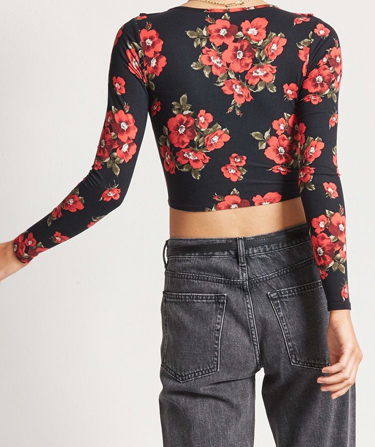 Blusa corto de flores con volantes